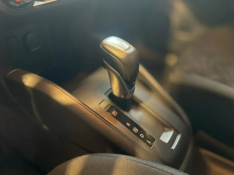 Nissan Kicks Prata