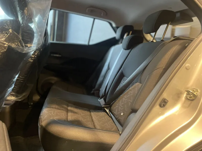 Nissan Kicks Prata