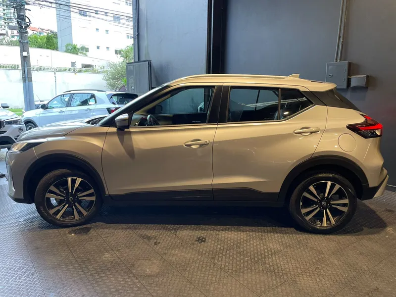 Nissan Kicks Prata