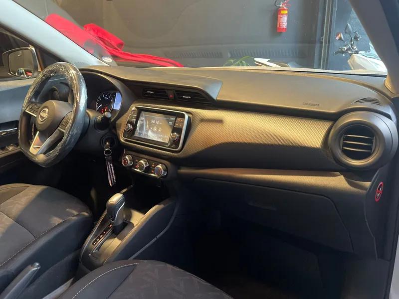 Nissan Kicks Prata