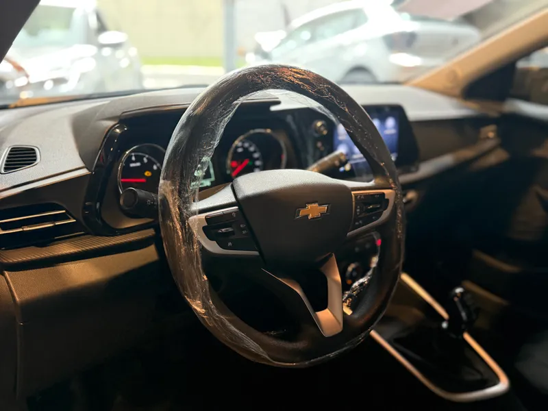 Chevrolet Onix Cinza