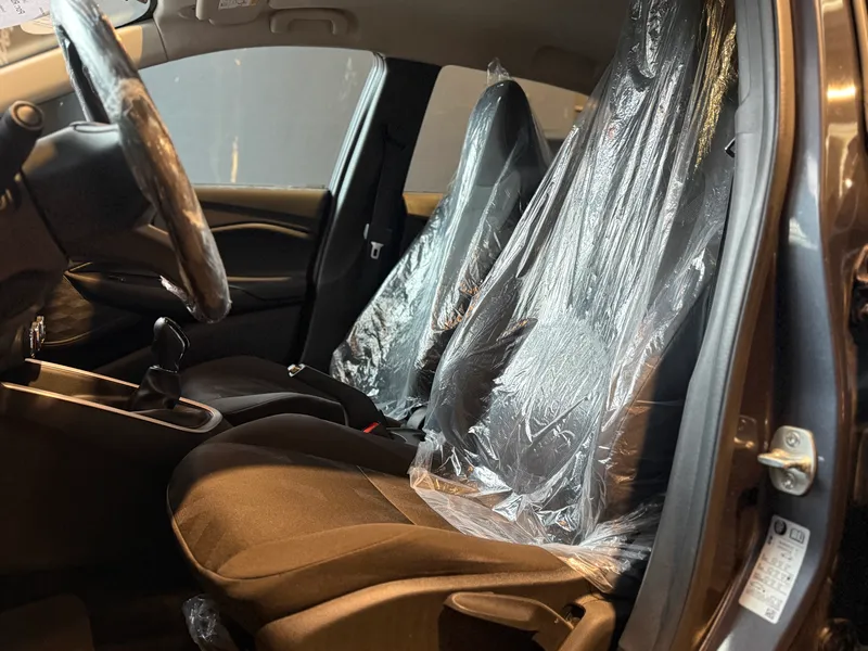 Chevrolet Onix Cinza