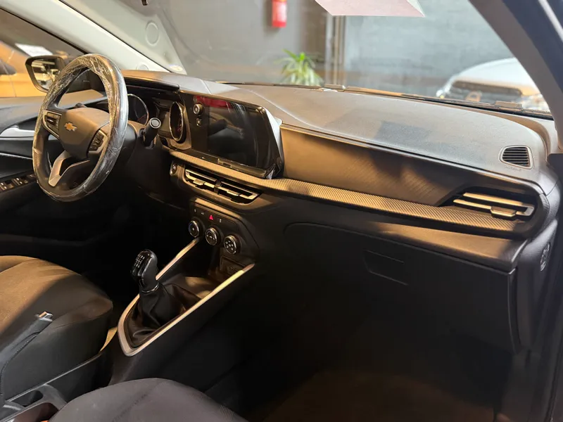 Chevrolet Onix Cinza