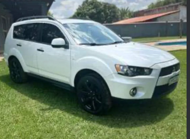 Mitsubishi Outlander Branco