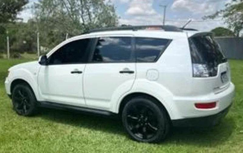 Mitsubishi Outlander Branco