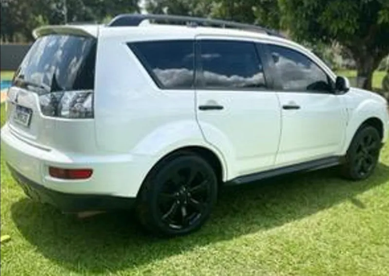Mitsubishi Outlander Branco