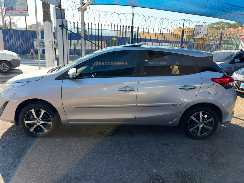 Toyota Yaris Hatch Prata