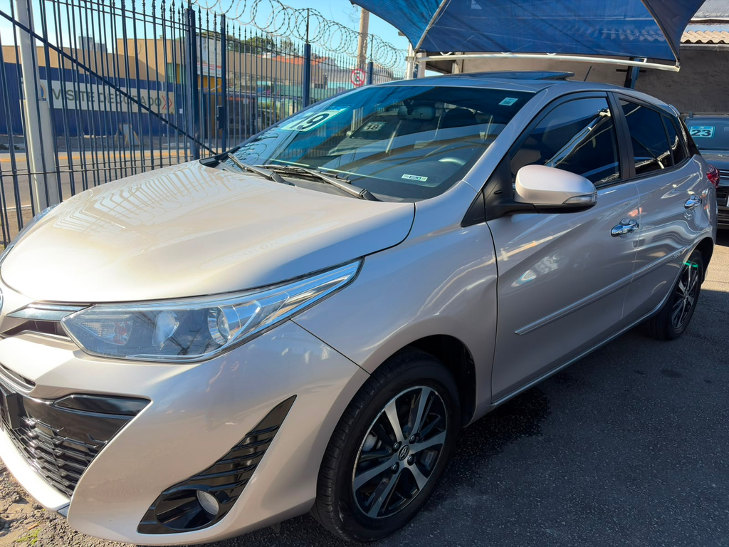 Toyota Yaris Hatch Prata
