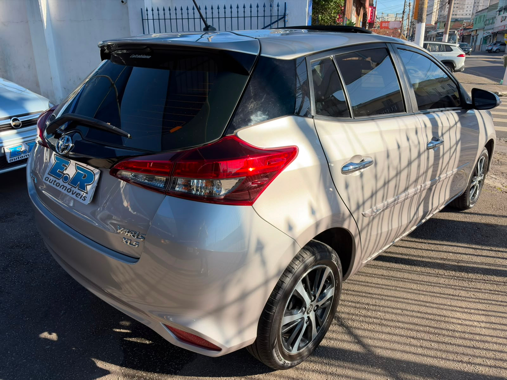 Toyota Yaris Hatch Prata