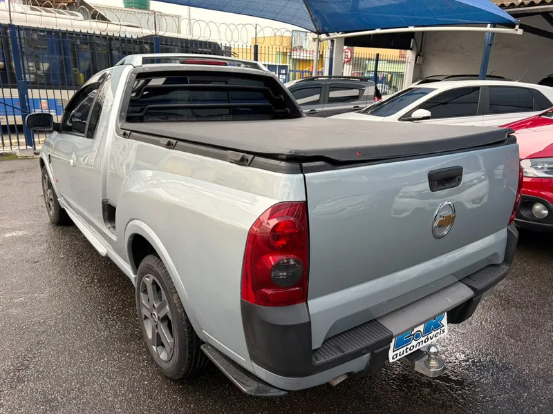 Chevrolet Montana Prata