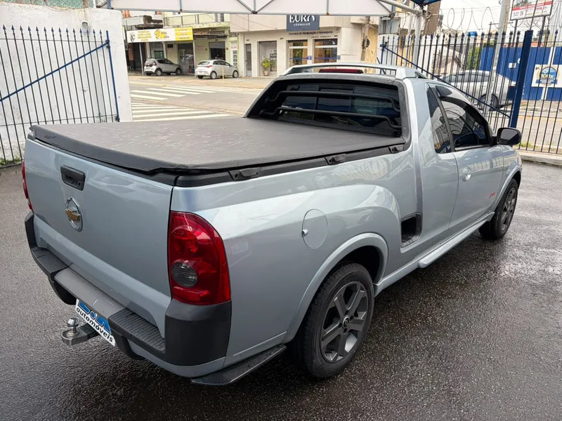 Chevrolet Montana Prata