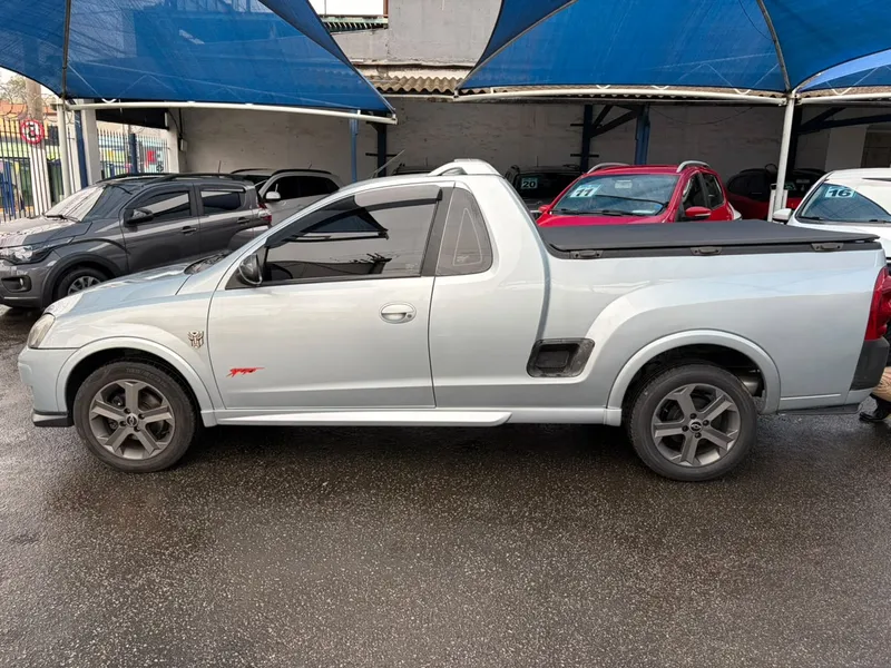 Chevrolet Montana Prata