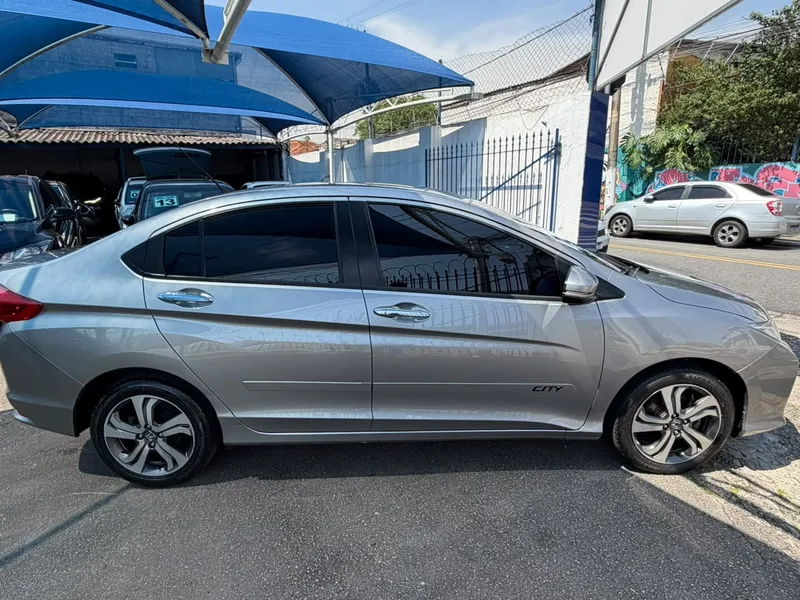 Honda City Cinza