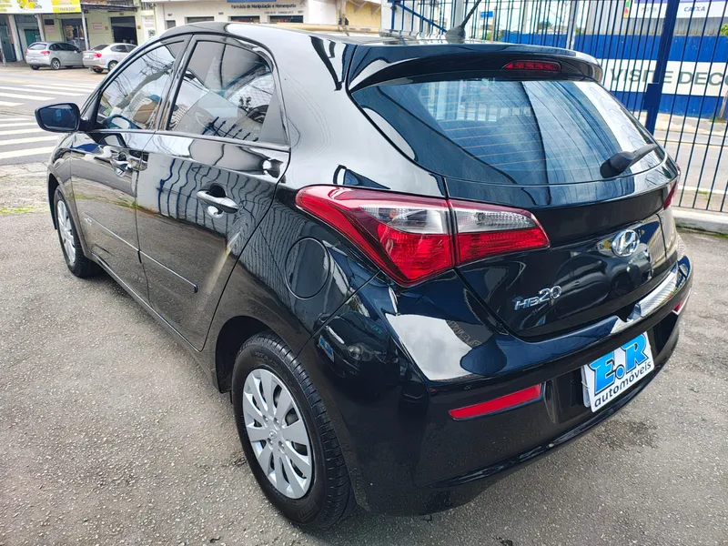 Hyundai HB20 Preto