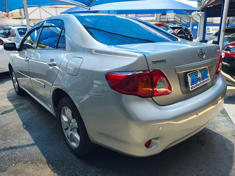 Toyota Corolla Prata