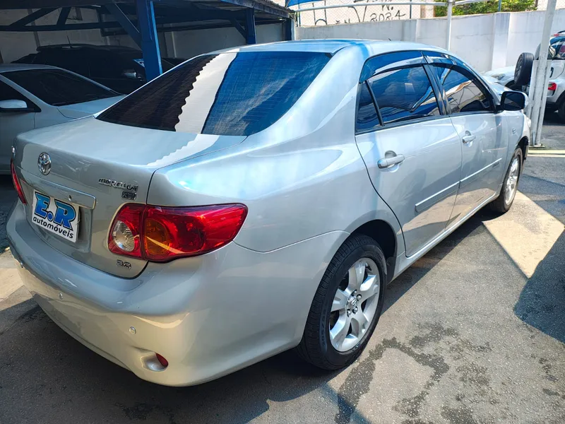 Toyota Corolla Prata