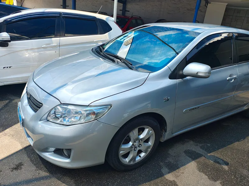 Toyota Corolla Prata