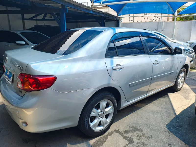 Toyota Corolla Prata