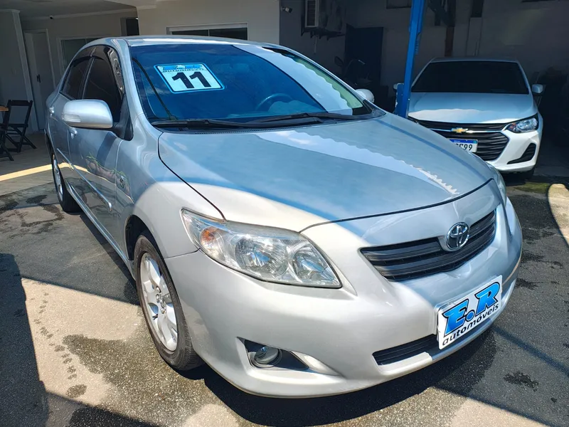 Toyota Corolla Prata