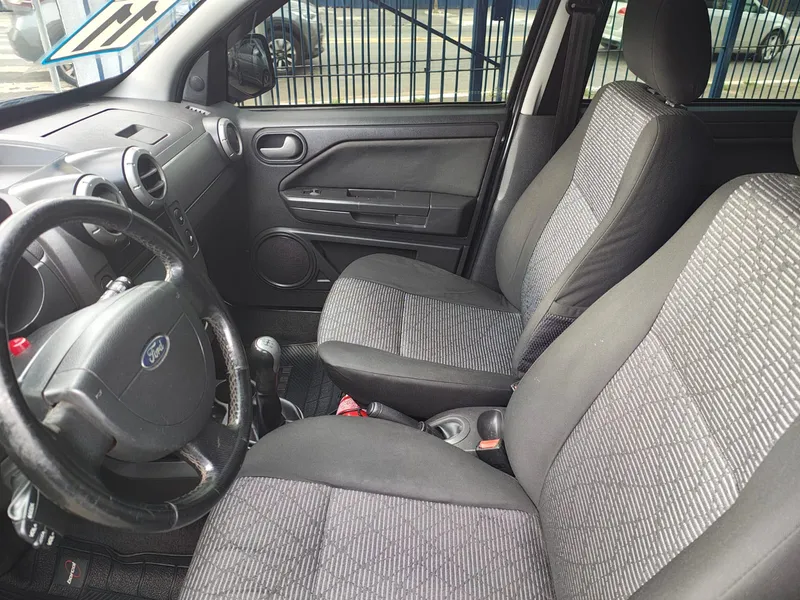 Ford EcoSport Preto