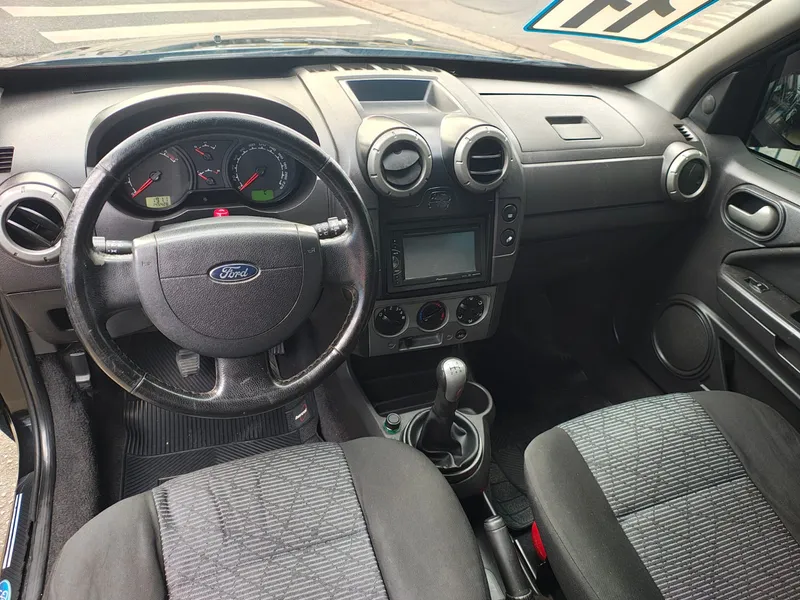 Ford EcoSport Preto