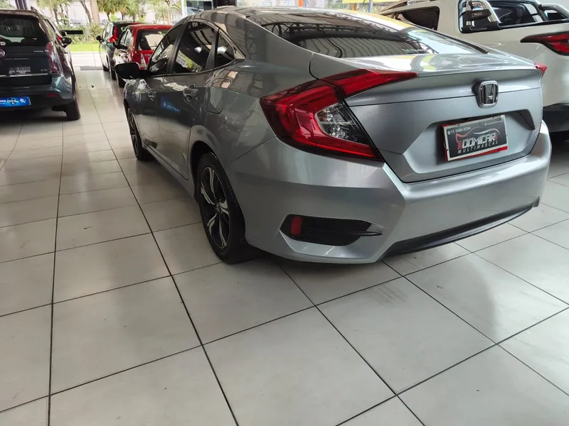 Honda Civic Preto