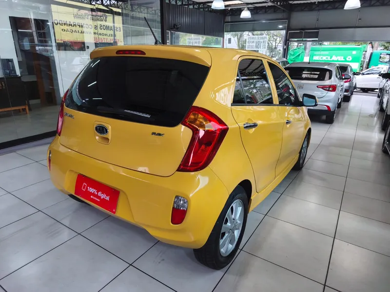 Kia Picanto Amarelo