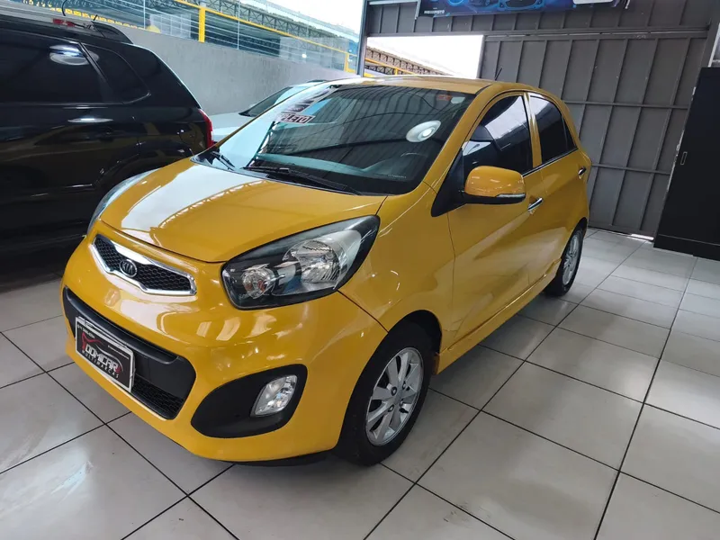 Kia Picanto Amarelo
