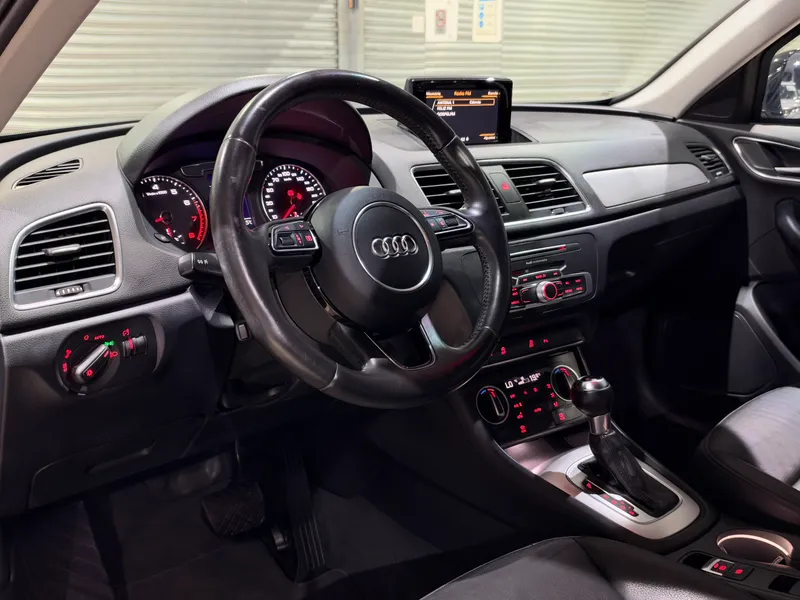 Audi Q3 Preto