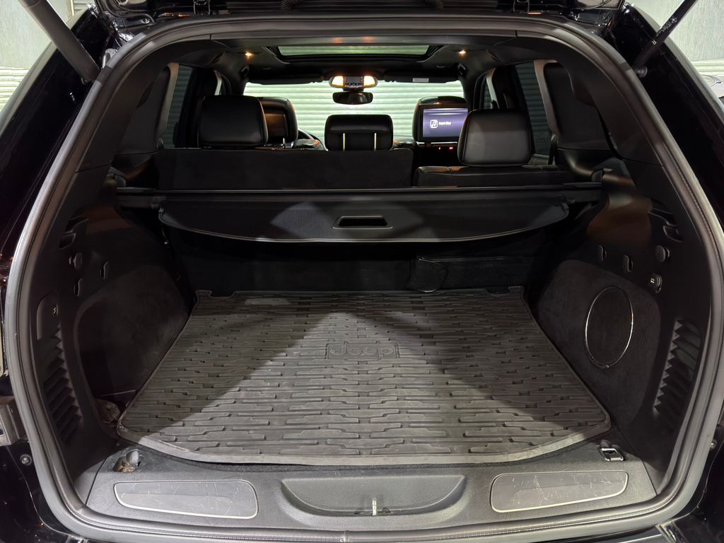Jeep Grand Cherokee Preto
