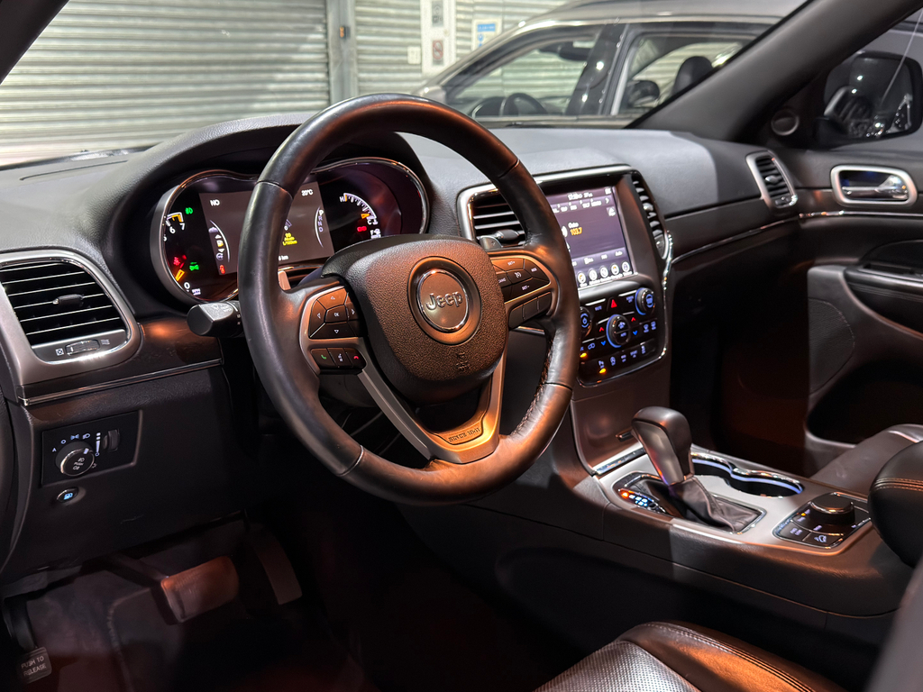 Jeep Grand Cherokee Preto