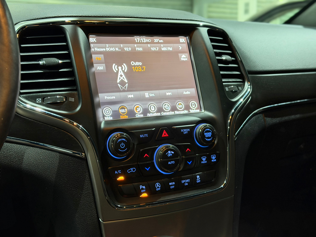 Jeep Grand Cherokee Preto