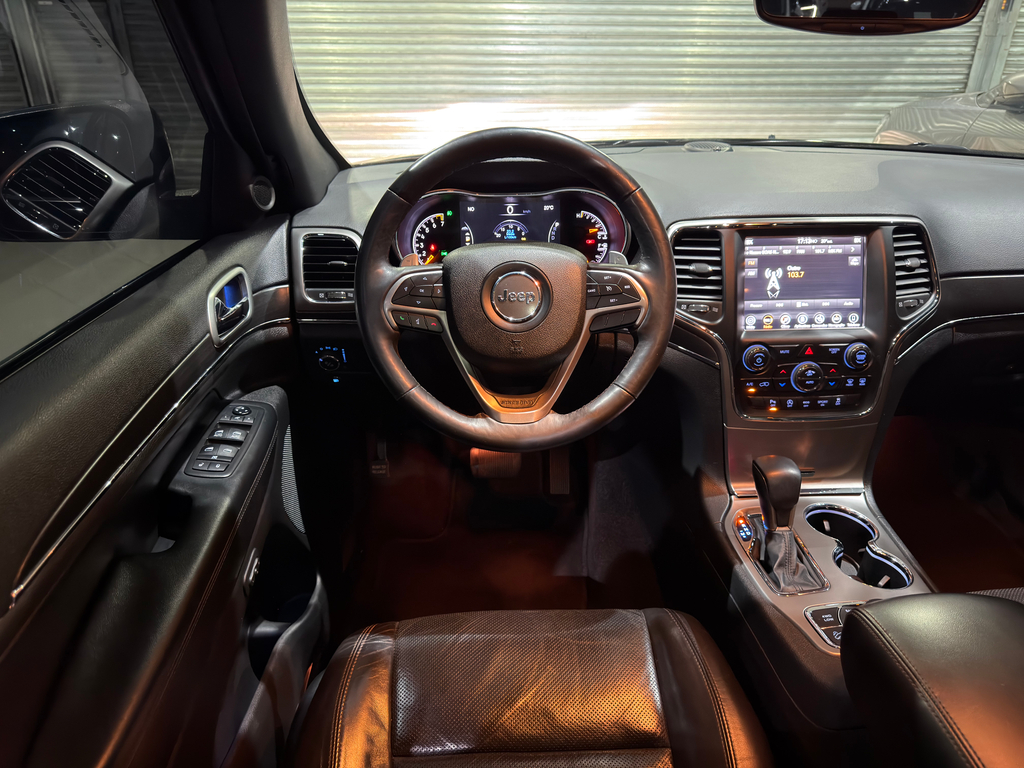 Jeep Grand Cherokee Preto