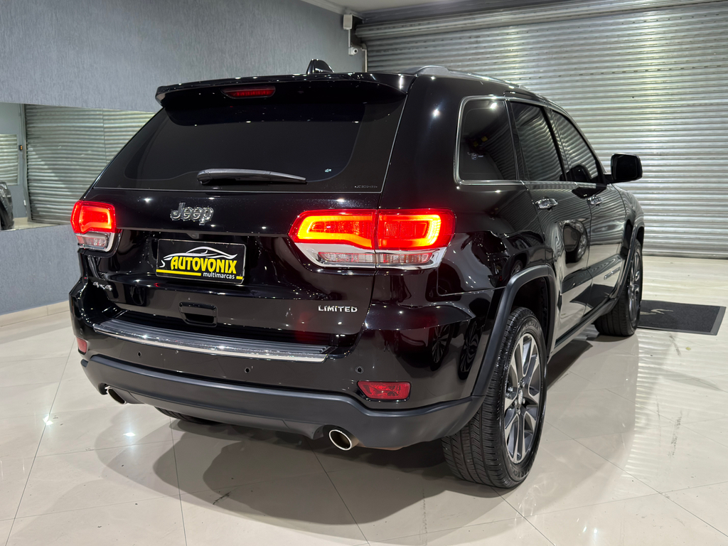 Jeep Grand Cherokee Preto