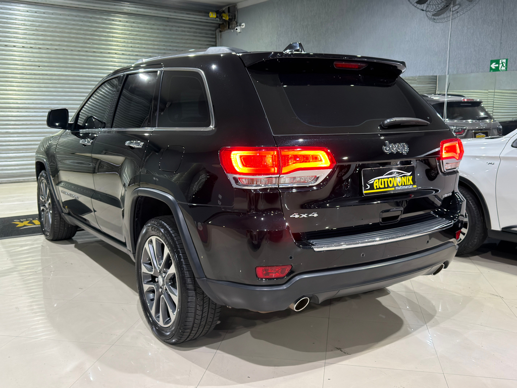 Jeep Grand Cherokee Preto