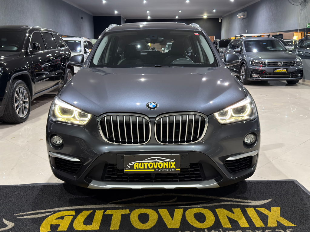 BMW X1 Cinza