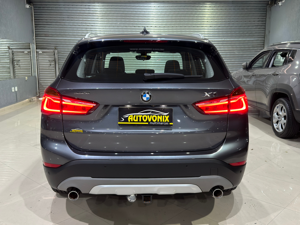 BMW X1 Cinza