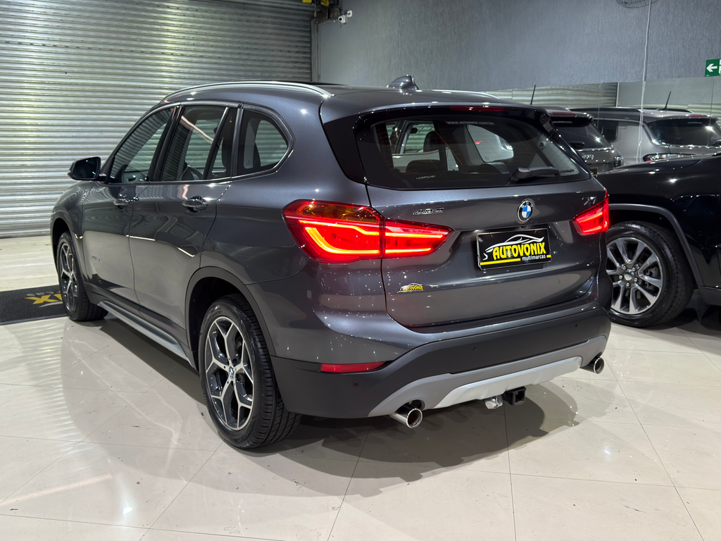 BMW X1 Cinza