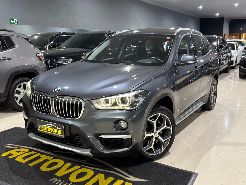 BMW X1 Cinza