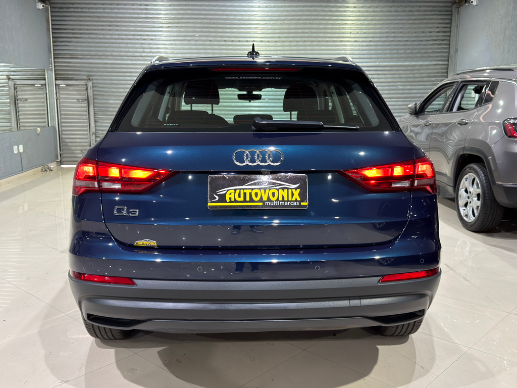Audi Q3 Azul