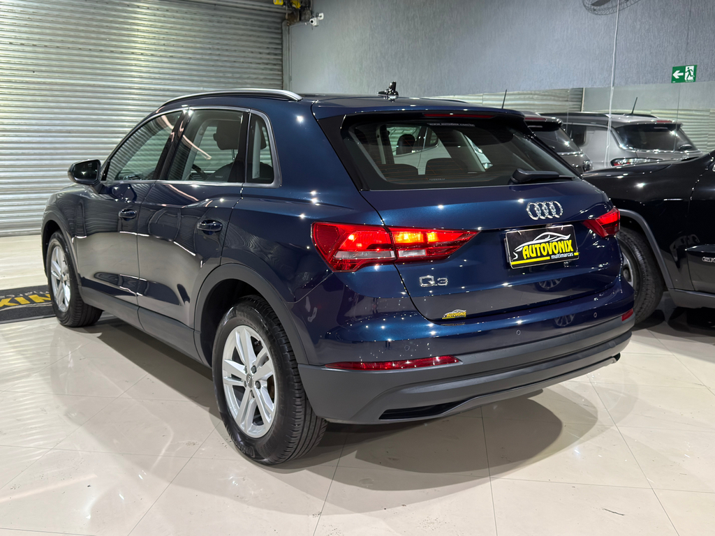 Audi Q3 Azul