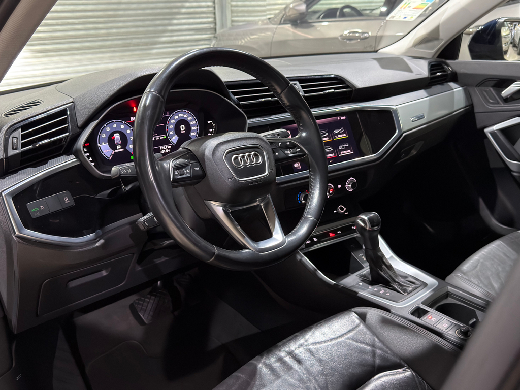 Audi Q3 Azul