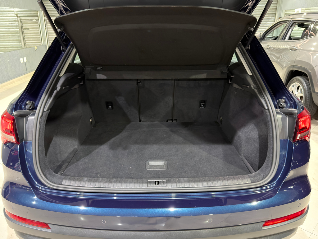 Audi Q3 Azul