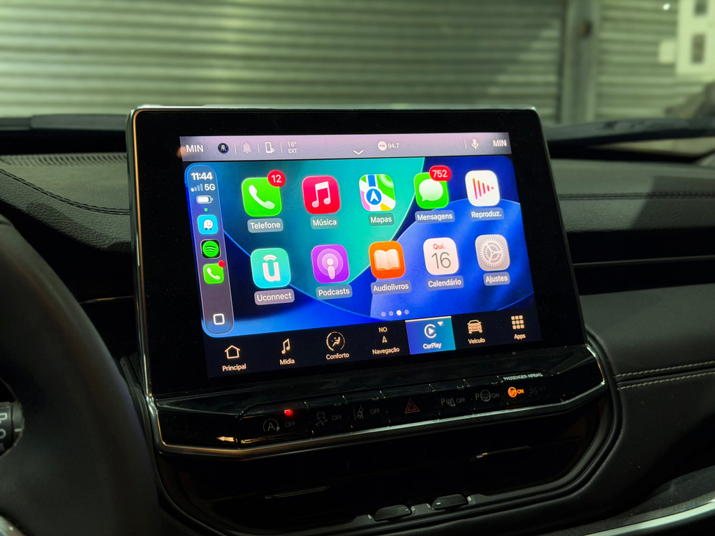 Jeep Commander Prata