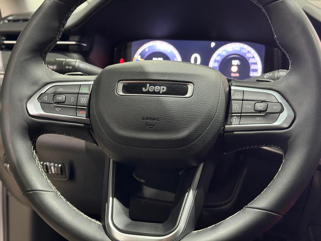 Jeep Commander Prata