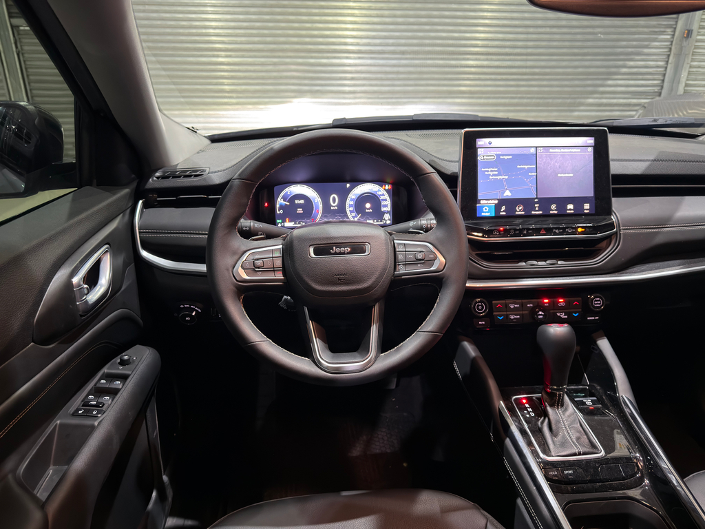Jeep Commander Prata