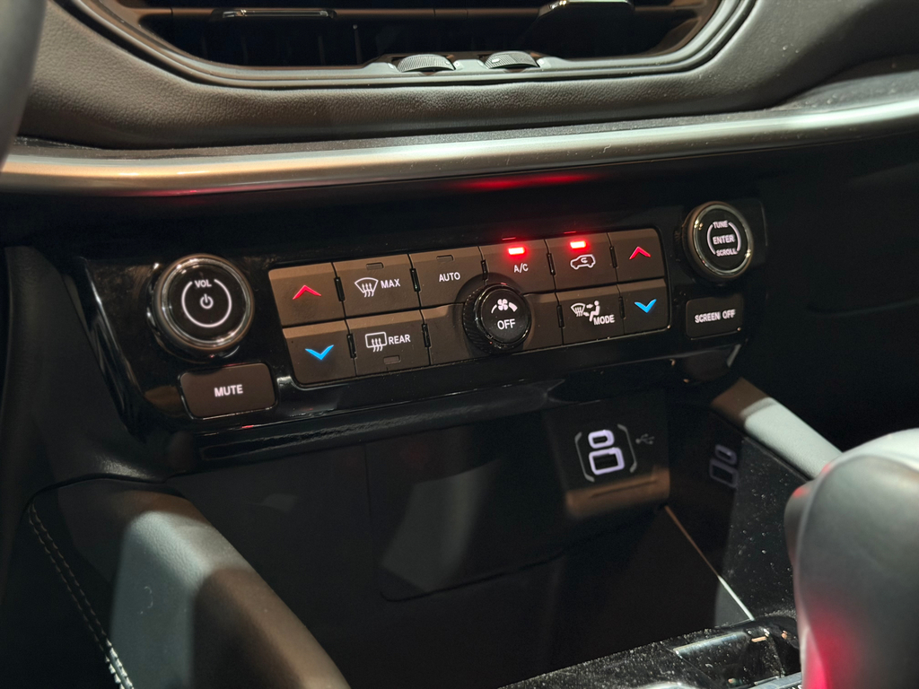 Jeep Commander Prata