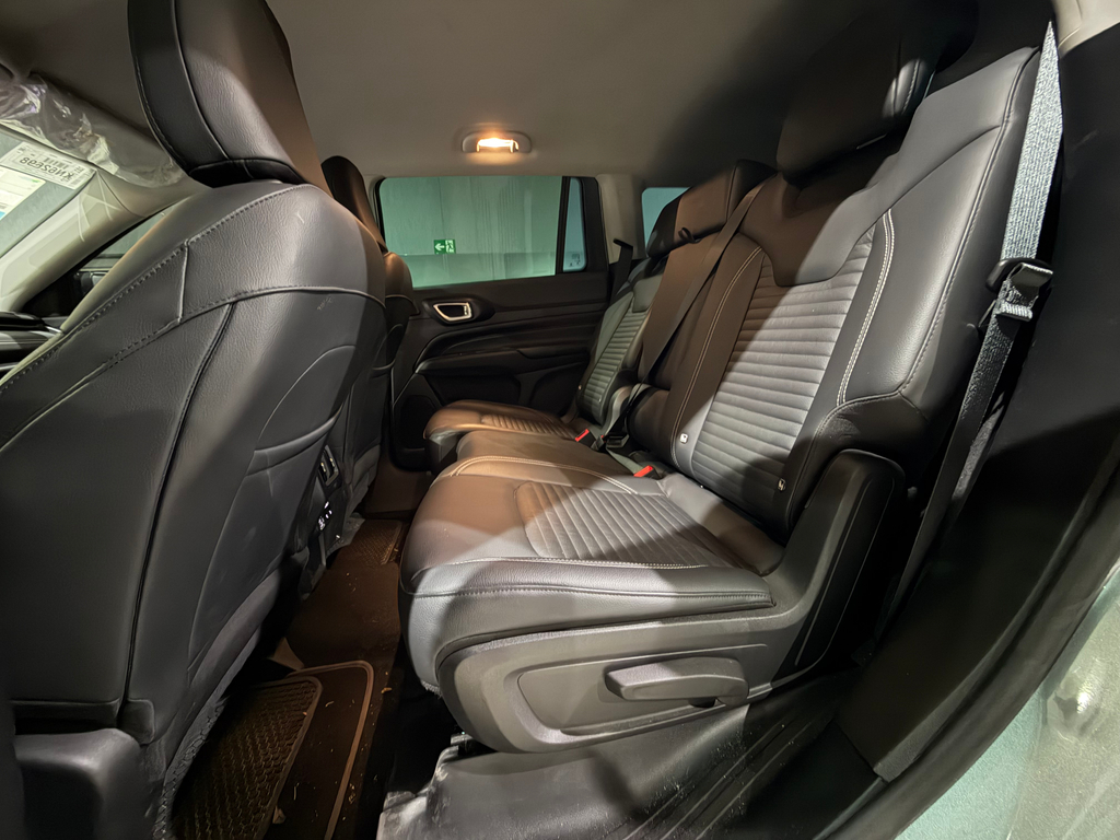 Jeep Commander Prata