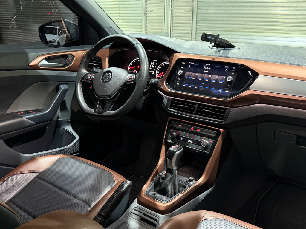 Volkswagen T-Cross Prata
