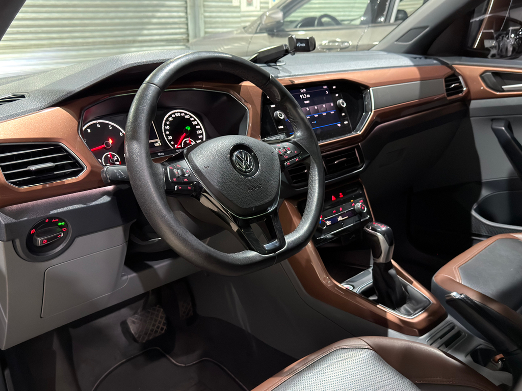 Volkswagen T-Cross Prata